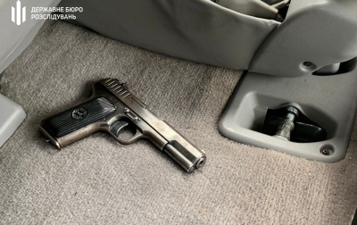 In Rivne, the SBI notified a law enforcement officer of suspicion for kiling a man while trying to rob a cash exchange 