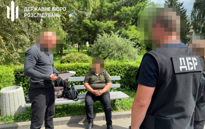 The woman, who was trying to give a bribe to the SBI investigator, was detained in Rivne