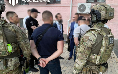 ДБР затримало ексзаступника голови Вищого Господарського суду, який після незаконної зміни запобіжного заходу планував втекти з України